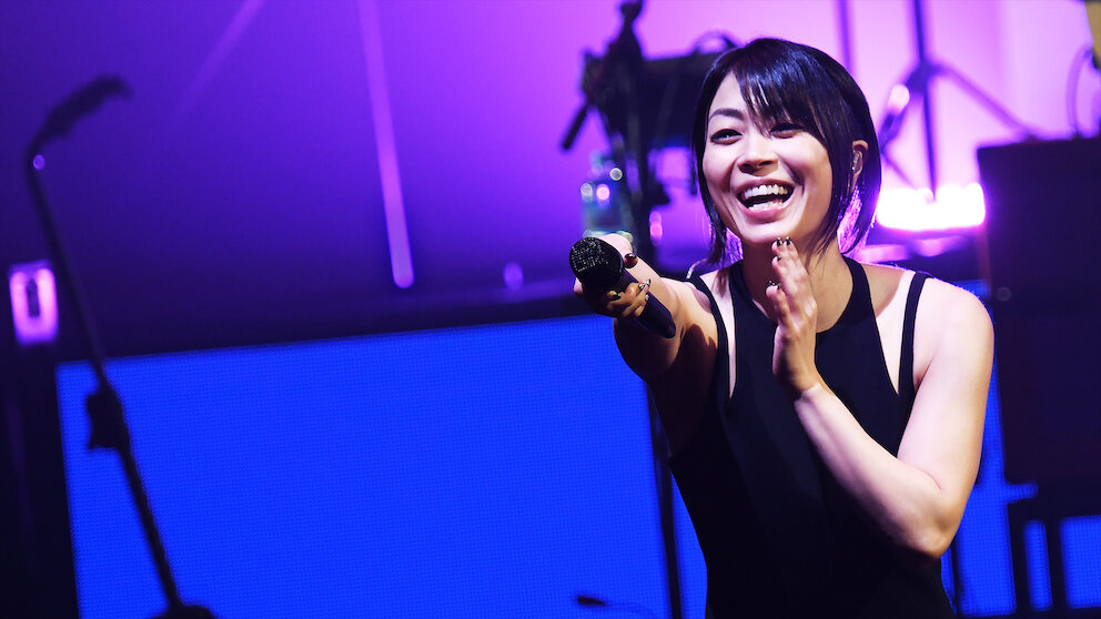宇多田ヒカル/Hikaru Utada Laughter in the Dar… 暗闇の中にある確かな光を感じる-『Hikaru Utada Laughter in the Dark