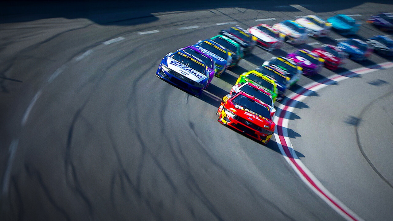 NASCAR: フルスピード﻿を観﻿る | Netflix (﻿ネ﻿ッ﻿ト﻿フ﻿リ﻿ッ﻿ク﻿ス