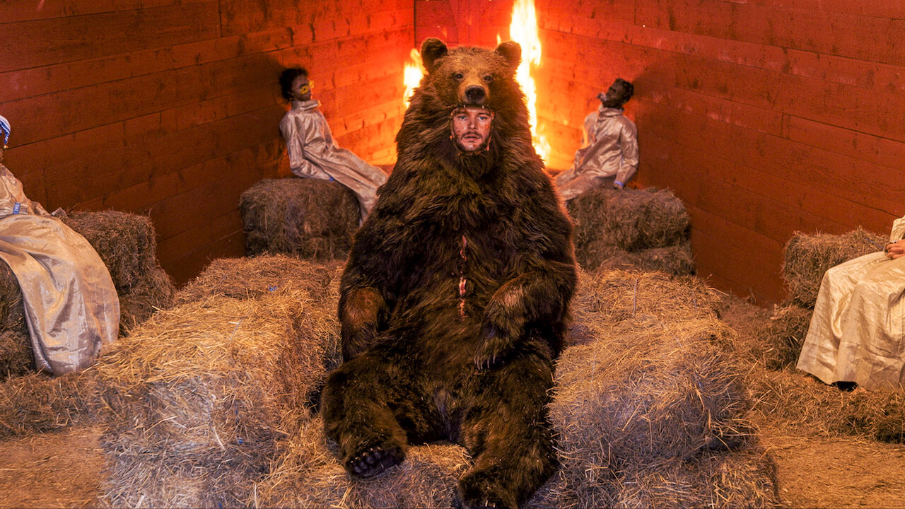 Ve Midsommar: El terror no espera la noche | Netflix