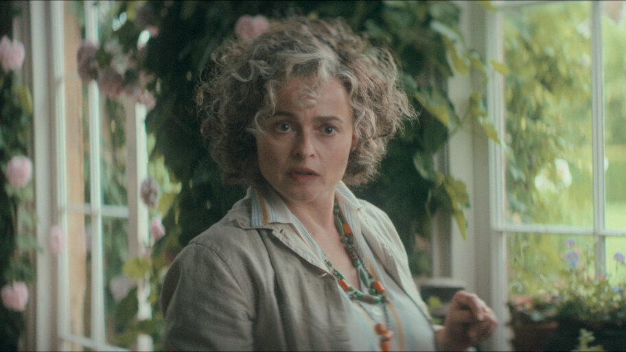 revistapazes.com - Com apenas 3 epis&oacute;dios e inspirado em cl&aacute;ssico da literatura, essa miniss&eacute;rie da Netflix est&aacute; imposs&iacute;vel de ignorar